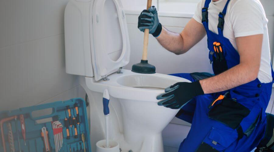 Expert burst pipe repair services in Cedar Point, KS